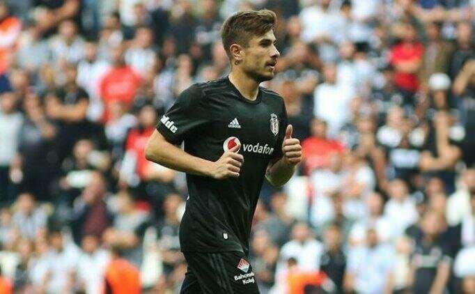 <p>DORUKHAN TOKÖZ</p>
<p>Takımı: Beşiktaş<br />
Güncel piyasa değeri: 5 milyon euro<br />
Düşüş: %23.1<br />
Fark: -1.5 milyon euro</p>