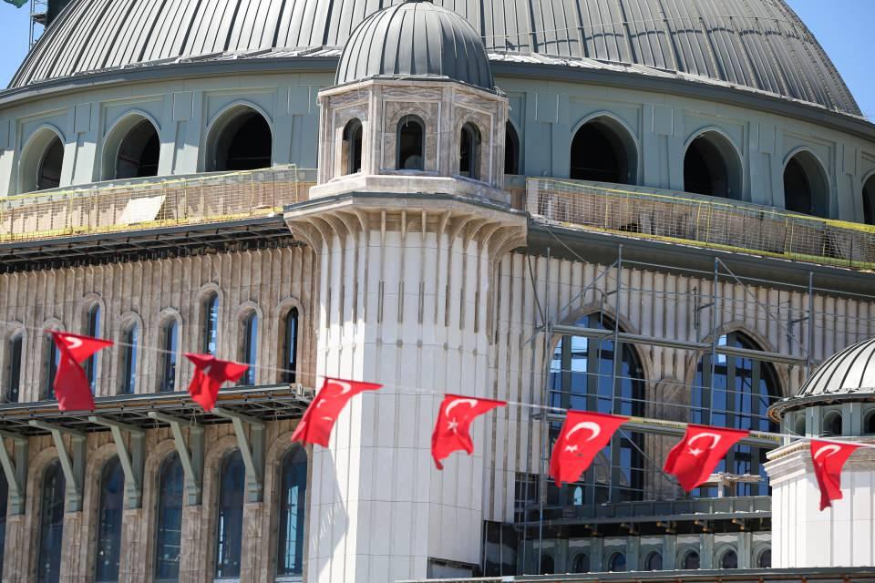 <p>Çalışmaların hızla devam ettiği camide genel işçiliğinin yüzde 65'i tamamlandı.</p>

<p> </p>
