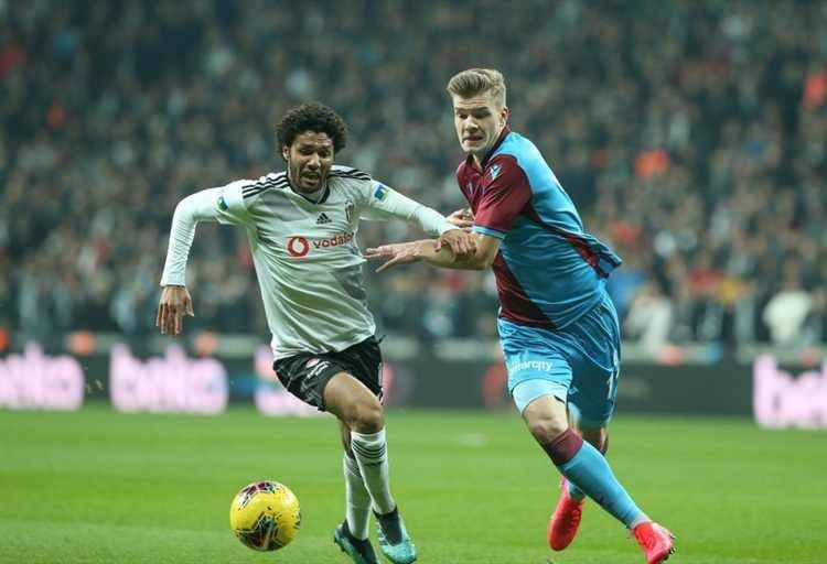 <p>Orta sahaya dinamik isimler isteyen Trabzonspor Teknik Direktörü Eddie Newton, Mohamed Elneny'yi kadrosunda görmek istiyor. Trabzonspor, Mısırlı futbolcuyu kiralamak için Arsenal ile görüşüyor. (FOTOMAÇ)</p>
