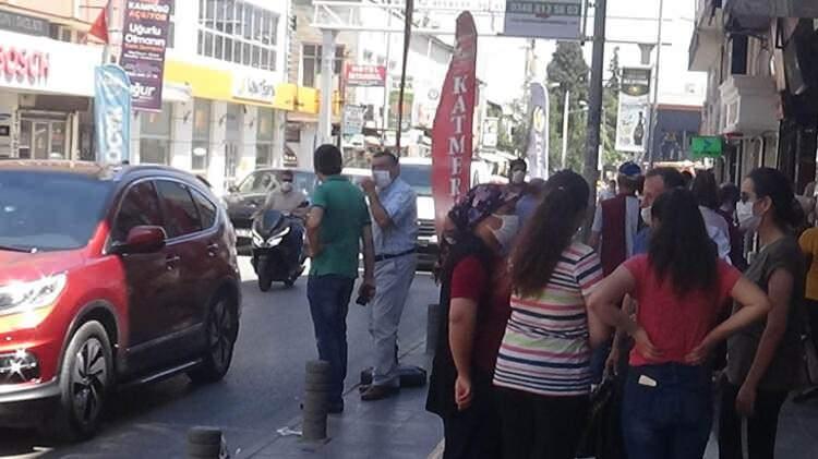 <p>Kilis Devlet Hastanesi ile KYK yurdunda 255 korona virüs hastası bulunuyor. Tüm uyarılara rağmen vatandaşların büyük bölümü korona virüs tedbirlerini hiçe saymaya devam ediyor.</p>

<p> </p>
