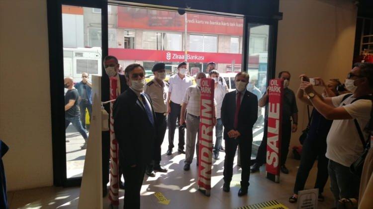 <p>İçişleri Bakanlığının valiliklere gönderdiği "Koronavirüs Denetimleri" konulu genelge kapsamında Zonguldak, genelinde pazarlar, iş yerleri, marketler, toplu taşıma araçları, alışveriş alanları, lokantalar, kafeteryalar ve taksilerde denetimler yapılıyor.</p>