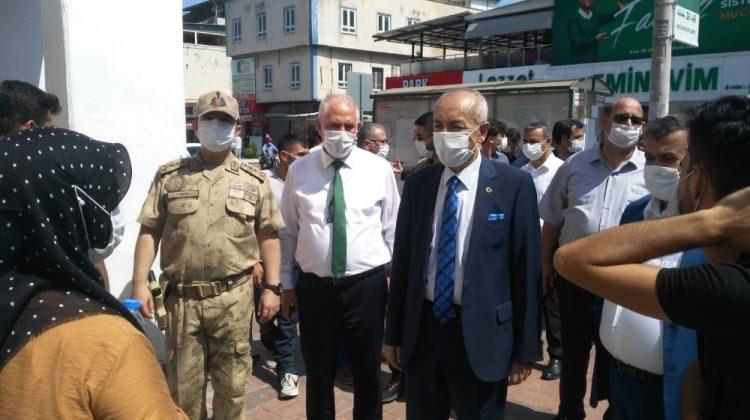 <p>Denetimler kapsamında polis uygulama noktasında, "Sağlık İçin Hepimiz İçin" sloganıyla araç sürücülerine yönelik maske ve hijyen denetimi yapıldı.<br />
 </p>
