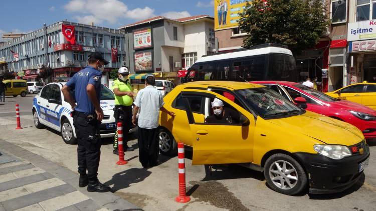 <p> Korsan taksi, koronavirüs denetimine takıldı <a href="http://185.195.230.230/agency_pool/dha_images/2020/32/e9fa731bec4e5f68be9482a6efd8a9e6ff182187.jpg"> </a></p>
