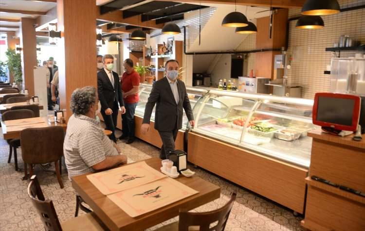 <p> İçişleri Bakan Yardımcısı Çataklı, Malatya'da Kovid-19 tedbirleri denetimine katıldı <a href="http://185.195.230.230/agency_pool/aa_images/2020/32/886948aa66556f58158d47a88533ac9185f1eee9.jpg"> </a></p>
