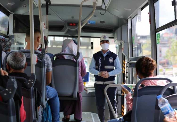 <p>Rutin uygulamaların yanı sıra İl Hıfzıssıhha Kurul kararları doğrultusunda restorant ve kafelerde denetimler gerçekleştiren Büyükşehir Zabıtası, tüm işletmeleri detaylı bir şekilde inceleyerek gerekli uyarılarda bulundu.<br />
 </p>
