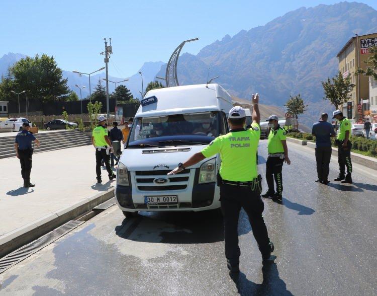 <p> Hakkari'de 'koronavirüs' denetimi <a href="http://185.195.230.230/agency_pool/dha_images/2020/32/7387c8d1b3fbf2e6f531fc0b7c1b09135efa891d.jpg"> </a></p>
