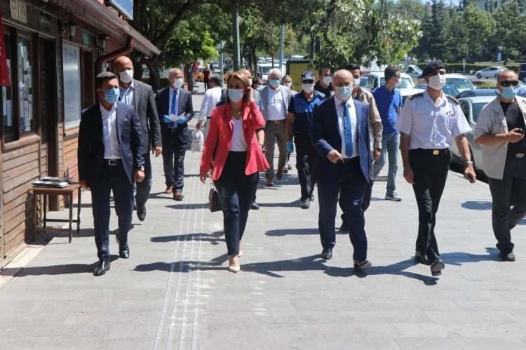 <p>İçişleri Bakanlığı tarafından kontrollü sosyal hayat döneminde "sağlık için, hepimiz için" mesajı ile Nevşehir’de korona virüs denetimi yapıldı.<br />
 </p>

