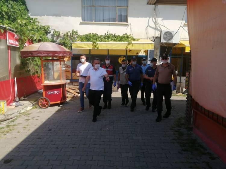 <p>Düzce’de Cumayeri Belediye Başkanı Mustafa Koloğlu, ülke gelinde gerçekleştirilen denetimlere bizzat katıldı. Başkan Koloğlu, belediye olarak ilgili yetkililerin denetimleri aralıksız olarak sürdüreceğini kaydetti.<br />
 </p>
