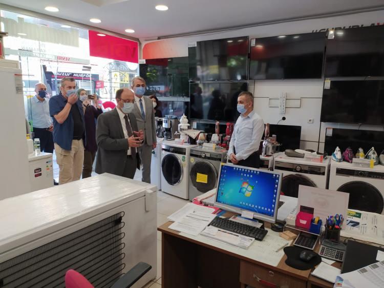 <p> Bartın Valisi Güner: Ekipler hafiye gibi vakaları takip ediyorlar <a href="http://185.195.230.230/agency_pool/dha_images/2020/32/4eb411c8b781c789b3d3fb13d4bd0d26e51a4b30.jpg"> </a></p>
