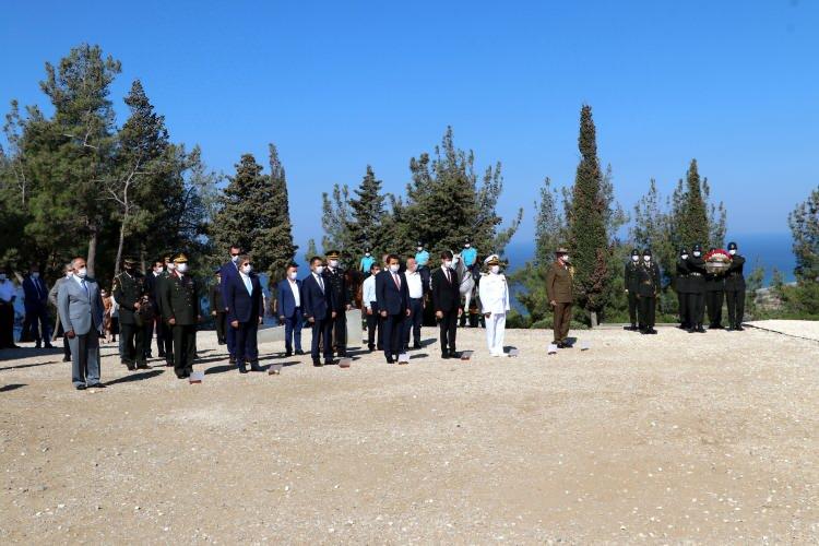 <p><strong>ANAFARTALAR'I DA GEÇEMEDİLER</strong></p>
<p>Çanakkale Savaşları sırasında, İtilaf birlikleri Seddülbahir ve Arıburnu'ndaki çarpışmalardan sonra Gelibolu Yarımadası'nı buralardan geçmenin imkansız olduğunu görerek, kuzeydeki Anafartalar'da yeni bir cephe açtı ve Conkbayırı'nı ele geçirdi. </p>
