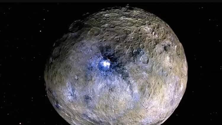 <p>NASA'nın uzun zamandır aktif olarak görev alan uzay aracı Dawn, yıllar önce Ceres adlı cüce gezegene iniş yapmıştı.</p>

<p> </p>
