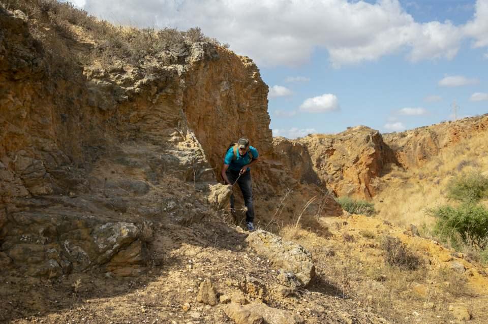 <p>Becavi'nin, Tunus'un güneyindeki Vadi el-Mehcura'da çıktığı yolculuğa bu kez AA muhabiri de eşlik etti.</p>

<p> </p>
