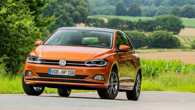 <p>Volkswagen markasının Polo 1.0 80 PS manuel trendline modeli ise Temmuz ayında 143.400 TL</p>

<p>Kur farkı ile olması gereken: 151.775 TL </p>

<p>Polo 1.0 80 PS Manuel Trendline - Ağustos fiyatı 158.000 TL</p>
