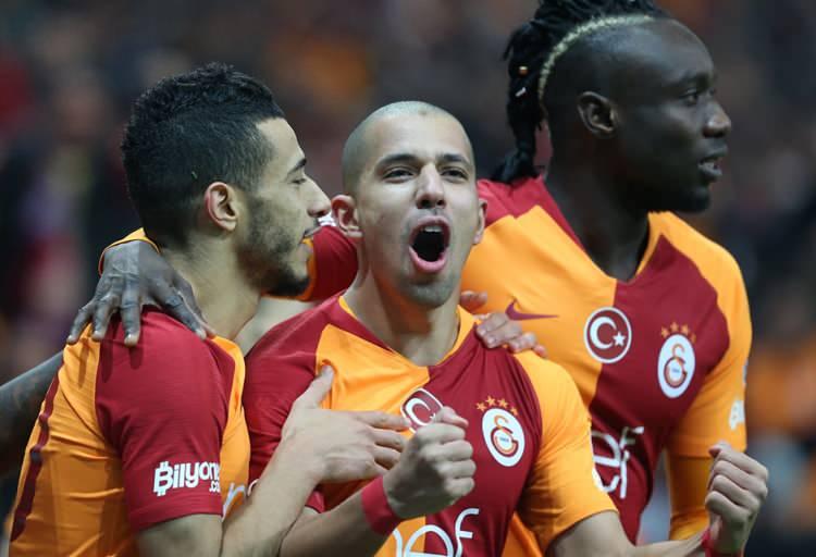 <p>Galatasaray'da Younes Belhanda ile Sofiane Feghouli'nin defteri kapandı. Terim'in de onayıyla iki futbolcu satılacak. (FANATİK)</p>
