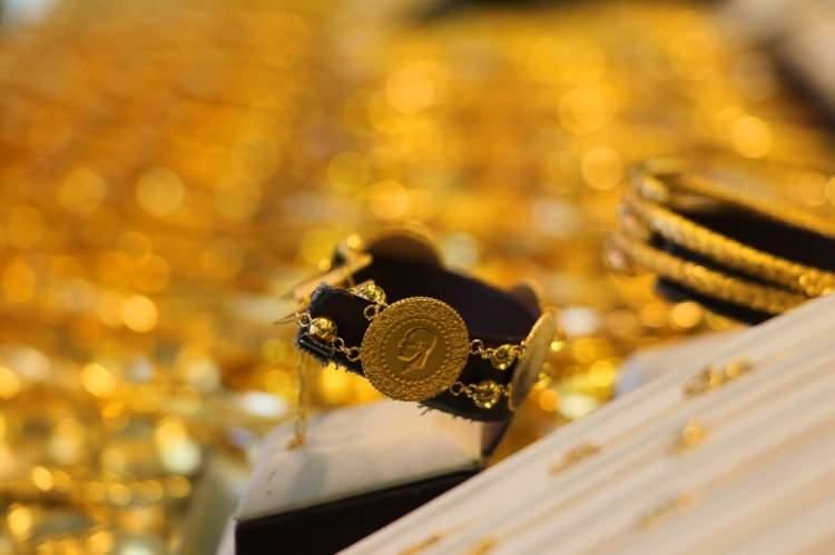 <p>BIST 100 endeksi, en düşük 1.039,00, en yüksek 1.125,92 puanı gördükten sonra haftayı önceki hafta kapanışına göre yüzde 2,19 artarak 1.083,83 puandan tamamladı.</p>