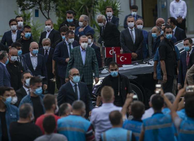 <p>Erdoğan'ın önceki gün Trabzon'un Of ve Hayrat ilçelerinde yaşanan sel ve heyelanların zarar verdiği bölgeyi havadan inceleyeceği öğrenildi. </p>