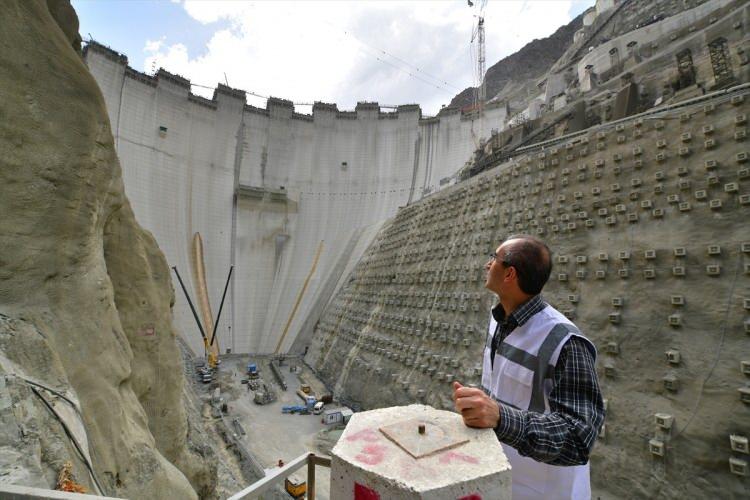 <p>Yusufeli Barajı 225 metre gövde yüksekliğine ulaşırken, barajın tamamlanması için son 50 metre kaldı. </p>

<p> </p>

