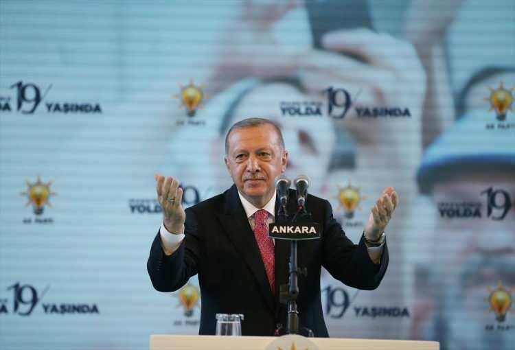 <p>Siyaset sahnesine Recep Tayyip Erdoğan liderliğinde 2001 yılında giren "Erdemliler Hareketi"nin imzasıyla kurulan AK Parti, reformlar ve seçim başarılarıyla dolu 18 yılı geride bıraktı.</p>

<p> </p>
