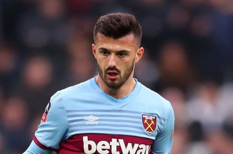 <p>Trabzonspor gol yollarını West Ham'ın İsviçreli forveti Ajeti ile güçlendirmek istiyor. Ajeti için İskoç kulübü Celtic'in de ilgisi var. (SABAH)</p>
