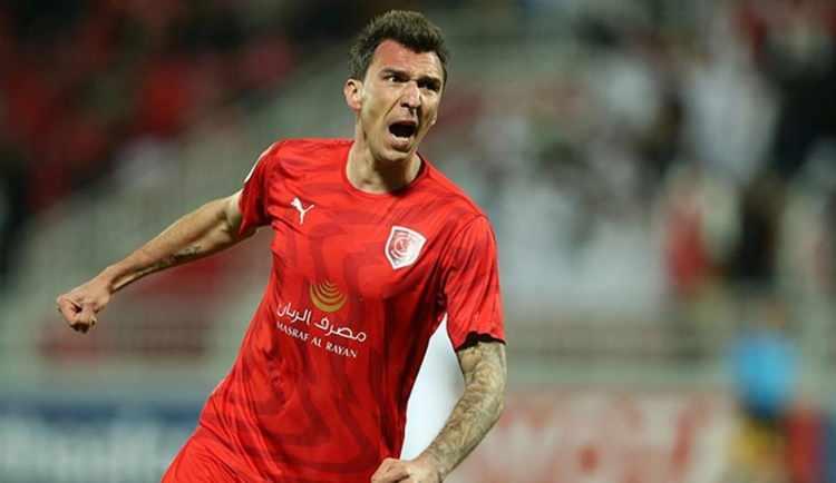 <p>"Beşiktaş yönetimi, forvet için Mandzukic bombası patlatabilir. İlk temas kurulduğunda 7 milyon Euro isteyen Hırvat yıldız, 4 milyon Euro'ya kadar indi. Beşiktaş ise Bilic ve Vida'yı araya sokarak 2.5 milyona bitirmek istiyor" (Fanatik)</p>
