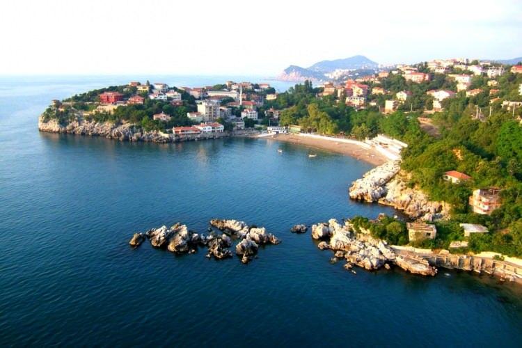 <p>ZONGULDAK 19°C, 26°C<br />
Az bulutlu ve açık zamanla parçalı bulutlu, yarın yerel olmak üzere sağanak ve gök gürültülü sağanak yağışlı</p>