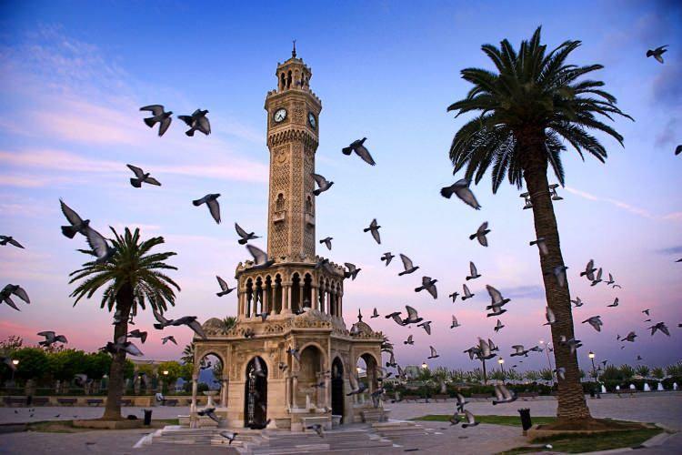 <p>İZMİR 25°C, 36°C<br />
Az bulutlu ve açık</p>
