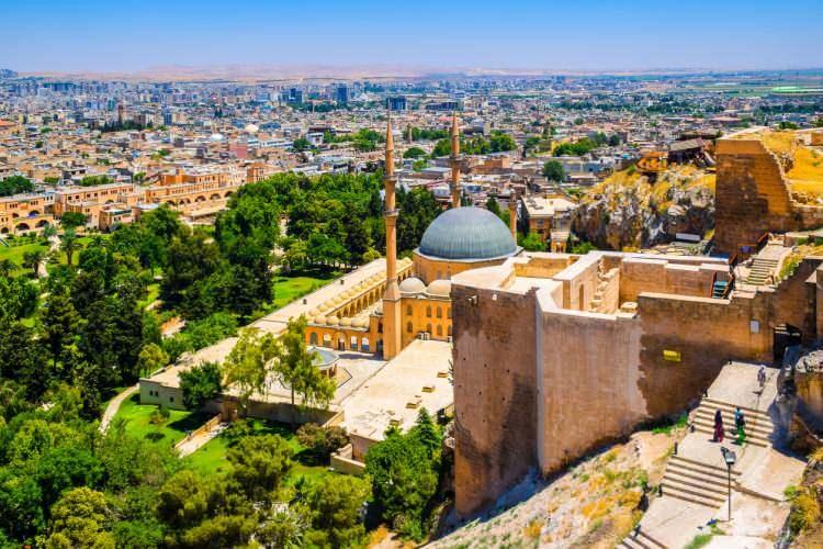 <p>ŞANLIURFA 27°C, 40°C<br />
Az bulutlu ve açık</p>
