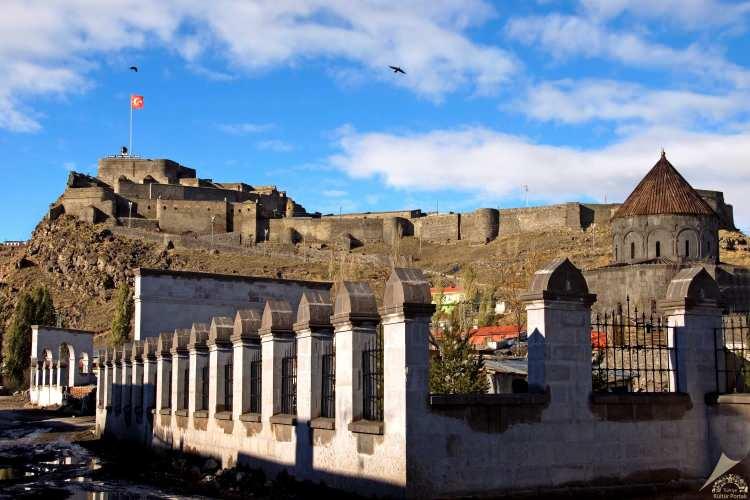 <p>KARS 9°C, 26°C<br />
Parçalı ve yer yer çok bulutlu</p>