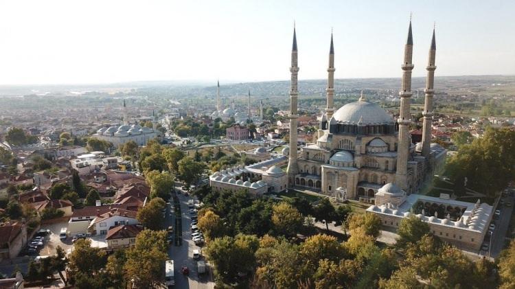 <p>EDİRNE 20°C, 37°C</p>

<p>Parçalı ve az bulutlu</p>
