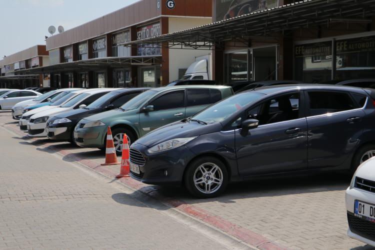 <p>Volkswagen'i, 31 bin 372 adetle Renault, 23 bin 651 adetle Ford, 21 bin 630 adetle Fiat, 14 bin 744 adetle Opel, 12 bin 853 adetle Mercedes-Benz, 12 bin 194 adetle Hyundai, 11 bin 988 adetle BMW, 9 bin 889 adetle Peugeot ve 9 bin 217 adetle Toyota takip etti.</p>

<p> </p>
