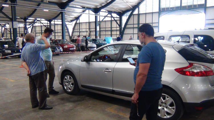 <p>Satışlarda, VW'nin Passat modeli 10 bin 825 adetle ilk sırada yer aldı. Passat'ı 8 bin 728 adetle Ford Focus ve 8 bin 517 adetle Renault Clio izledi.</p>
<p> </p>