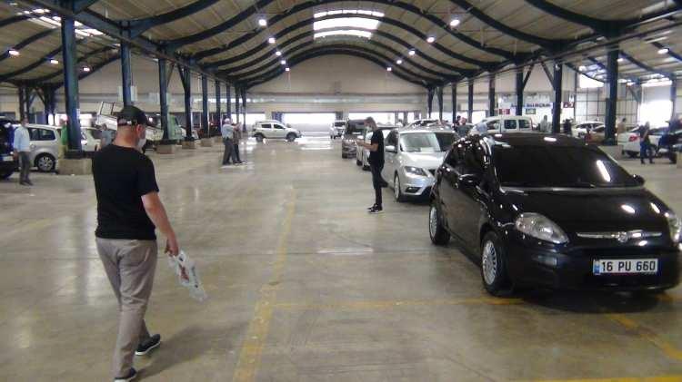 <p>Ardından 7 bin 996 adetle Renault Megane, 7 bin 662 adetle Opel Astra, 6 bin 592 adetle Toyota Corolla, 6 bin 475 adetle Renault Fluence, 5 bin 300 adetle VW Jetta, 5 bin 94 adetle Honda Civic ve 5 bin 71 adetle de VW Polo sıralandı.</p>
<p> </p>