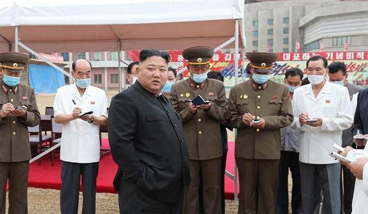 <p>Resmi medya ayrıca, Kim'in felaket bölgesine yardım için askeri birlikleri gönderdiğini aktarıyor. Ordu birlikleri yolların ve nehir setlerini tamir edecek.</p>

<p> </p>
