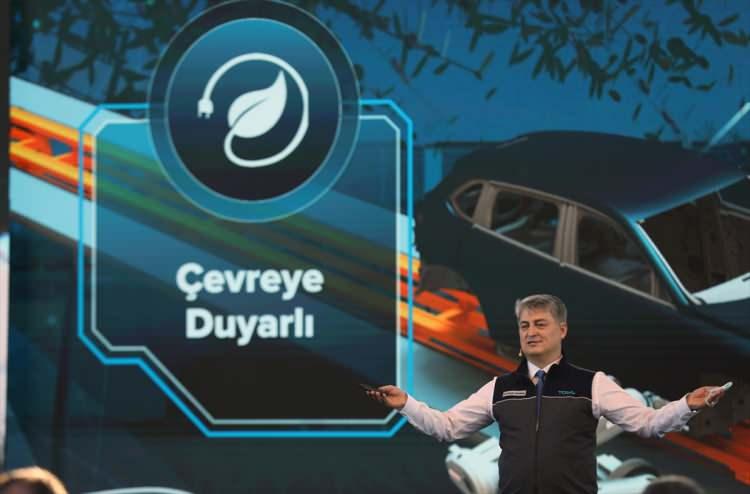 <p>TOGG'un Twitter hesabından yapılan açıklama şöyle;</p>

<p>Türkiye'nin Otomobili'nin fiyatlarını kim açıkladı bilmiyoruz ama biz açıklamadık. Üstelik 2022'den önce de açıklamamız mümkün değil. Lütfen bu türden haberlere itibar etmeyiniz.Heyecan yaratacak gelişmeler ve daha fazlası için bizi takip etmeye devam ediniz.</p>
