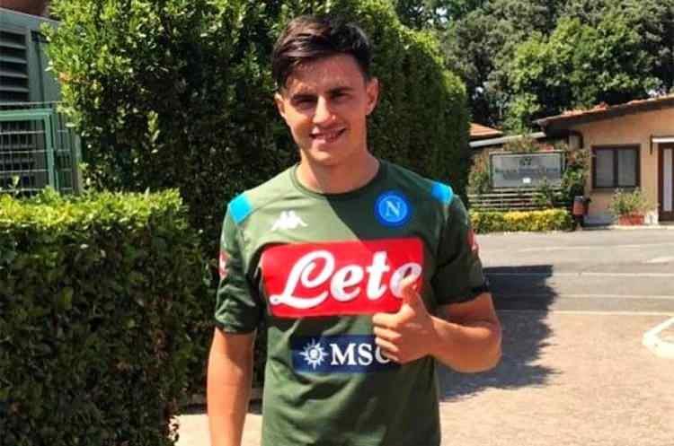 <p>Orta saha transferi yapması planlanan Galatasaray'a, Napoli forması giyen eski Fenerbahçeli Eljif Elmas teklif edildi. Sarı-kırmızılılar şartlara bağlı olarak Makedon futbolcuyu kiralayabilir. (FOTOMAÇ)</p>
