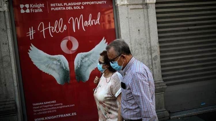 <p>İspanya'da son iki haftadır hızla artan yeni vaka sayıları, verilen son rakamlarda günde 3 bini buluyordu.</p>
<p> </p>