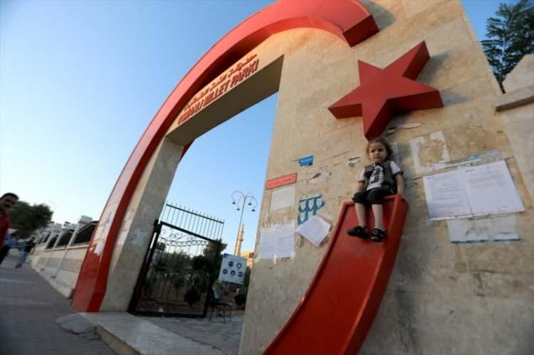 <p>Fırat Kalkanı Harekatı'nda bu zamana kadar 3049 terörist öldürüldü. Harekatla, 2 bin 55 kilometrekare alana yayılmış yerleşimler 217 gün içinde terörden arındırıldı.</p>