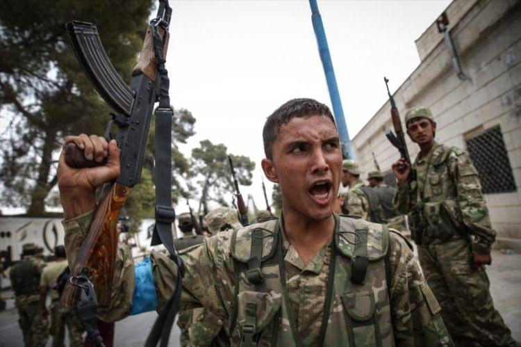 <p>Halihazırda YPG/PKK'nın evlerini işgal ederek s&uuml;rg&uuml;n ettiği Tel Rıfatlılar, Deyrizorlular ve Rakkalıların yanı sıra Esed rejiminin g&ouml;&ccedil;e zorladığı Humuslular, Deralılar ve Şamlılar b&ouml;lgede evlerine d&ouml;nme hayali ile yaşıyor.</p>
