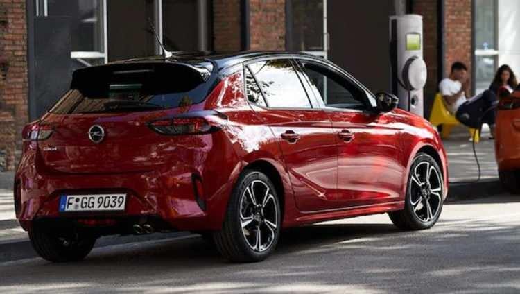 <p>Yeni Corsa Türkiye'de 137.900 TL'den başlayan fiyatlarla satılıyor.</p>
