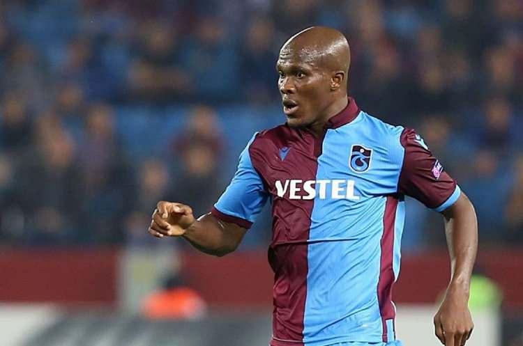 <p>Transferdeki limit sıkıntısına rağmen üst üste yıldızları açıklayarak renklerine bağlayan Fenerbahçe durdurak bilmiyor! Sarı - lacivertliler, Trabzonspor'un yıldızlarından Anthony Nwakaeme ile de temasa geçti. (Fanatik)</p>
