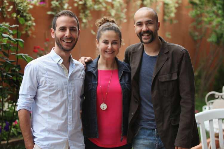 <p><strong>SARP AKKAYA VE KAYA AKKAYA</strong></p>
