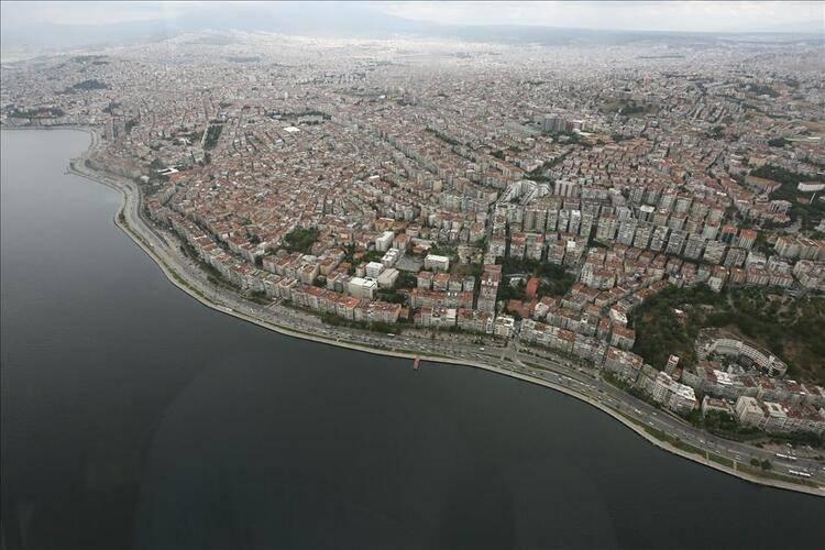 <p>Nüfusun en yoğun olduğu 10 ildeki değer değişimini inceleyen Endeksa’ya göre, konut değer artışının en yüksek olduğu iller...</p>
<p>(Listenin sonunda fiyat artışı devam edecek yatırımlık şehirler yer alıyor)<br />
<br />
<strong>Kaynak: Hürriyet</strong></p>
