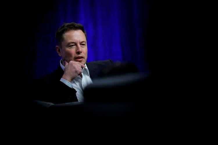 <p>Tesla'nın CEO'su Elon Musk şirketin ürettiği modellere gelecek yıllarda entegre edilecek özellikler hakkında açıklamalarda bulundu.</p>

<p> </p>
