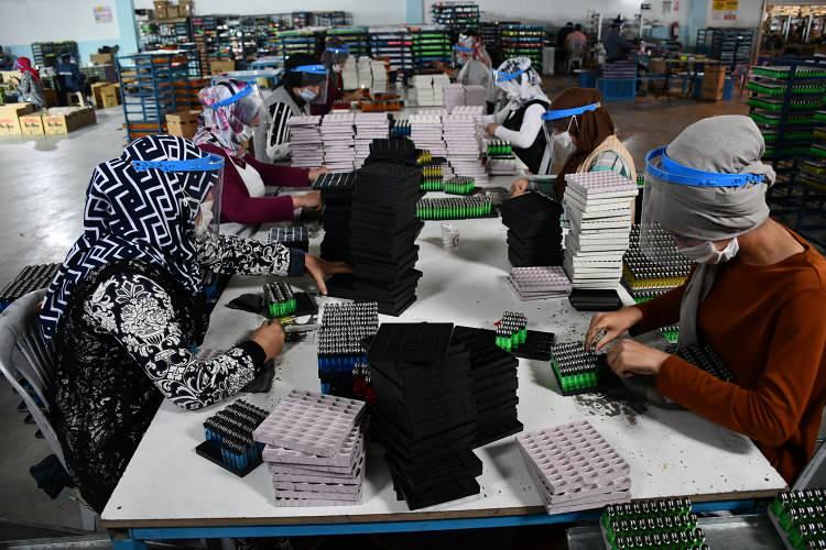 <p>Biz 8 kardeşiz, annem, babam çok yaşlı. Ailede sadece ben ve ağabeyim çalışarak ailemizin geçimini sağlıyoruz. </p>