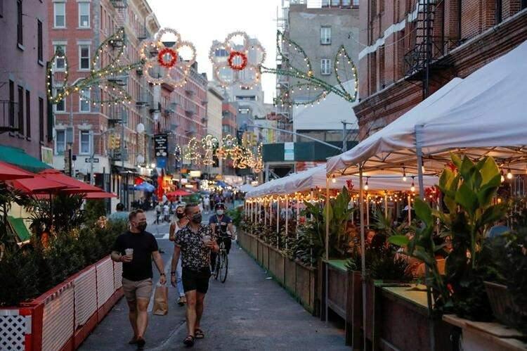 <p>Avrupa'nın dünya çapındaki vakaların %17'sine ev sahipliği yaptığını hatırlatan Kluge, ağustosun ilk haftasında haziranın ilk haftasına göre 40 bin fazla vaka görüldüğünü açıkladı.</p>
