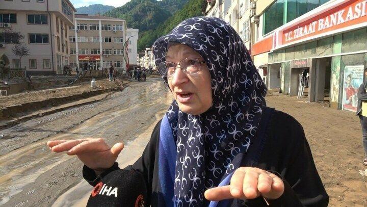 <p>Giresun'un Dereli ilçesi sakinleri dün akşam meydana gelen selde yaşadıkları o korku dolu anları gözyaşları ile anlattılar.</p>
<p> </p>