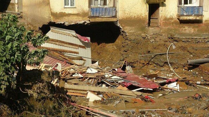 <p>Yurdeşen Bayrak isimli ilçe sakini kadın yaşanan selde 2 derenin arasında kaldıklarını belirterek, şunları söyledi:</p>