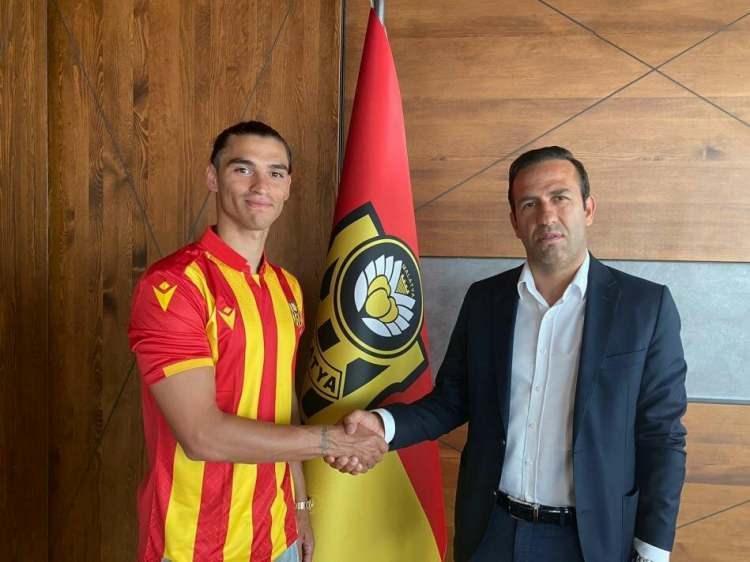 <p>MURAT AKÇA</p>

<p>Yeni Takımı: Yeni Malatyaspor<br />
Eski Takımı: Giresunspor</p>
