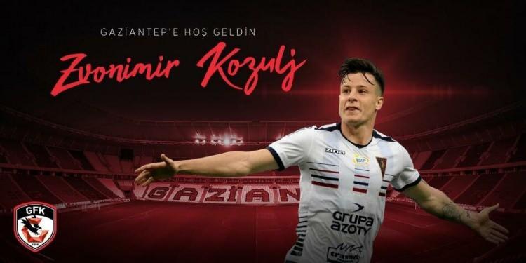 <p>ZVONIMIR KOZULJ</p>

<p>Eski Takımı: Pogon Szczecin<br />
Yeni Takımı: Gaziantep FK</p>
