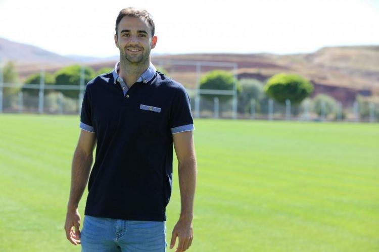 <p>JORGE FELIX</p>

<p>Yeni Takımı: Sivasspor<br />
Eski Takımı: Piast Gliwice</p>
